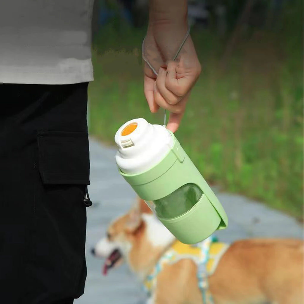 Botella Portátil para Mascotas (2 en 1 agua + comida)